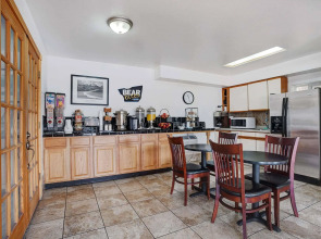 Travelodge by Wyndham Seattle North of Downtown