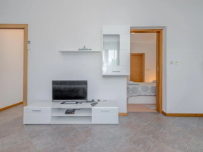 Amazing Apartment in Sukosan With 1 Bedrooms, Jacuzzi and Wifi