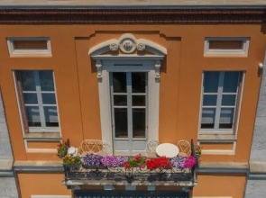 Villa Selva Luxury Lakeview Apartment