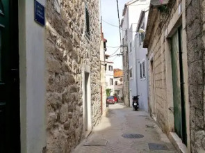 Stone House Varos Apartments