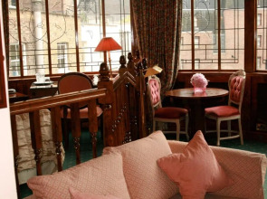 London Elizabeth Hotel