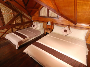 Villa ChavaMinerva Kayu - Ciater