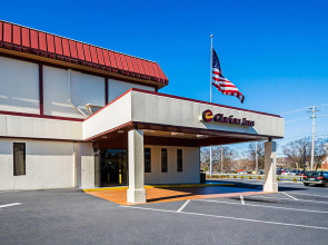 Quality Inn & Suites Airport
