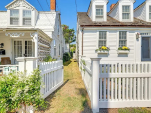 Walk to Commercial Street! Couples Retreat w/ Deck