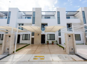 Charming & Comfortable House, 15 min to Downtown