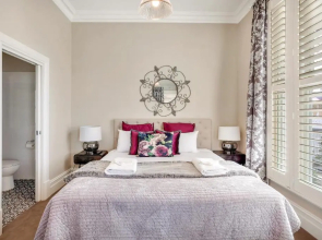 Grandview Accommodation - The Elm Tree Apartments