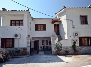 Oasis Deluxe Apartments