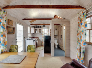 Cozy Vineyard Haven Cottage < 1 Mi to Beach!