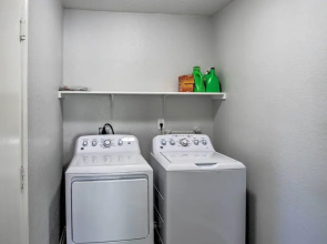 Spacious San Antonio Home ~ 9 Miles to Usta!