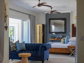 11 on Fairway Beach Villa