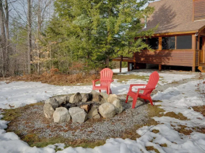 Spacious Cabin: 10 Mi to Sunday River Skiing!
