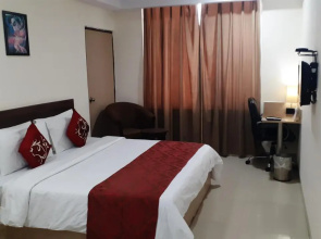 Hyphen Grand Hotel