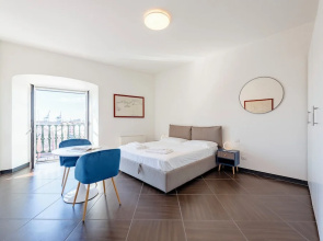 Sea View Apartment Next To Acquarium
