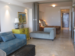 CQ    702 Canal Quays Apartment