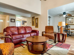 Lawrence Vacation Rental ~ 12 Mi to Indianapolis!