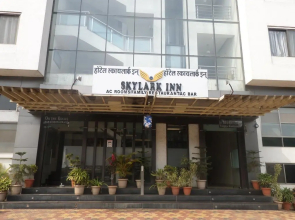 Hotel Skylark Inn
