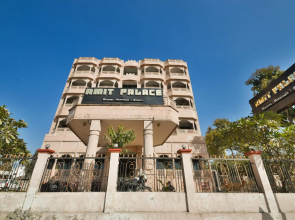 Capital O 48457 Amit Palace