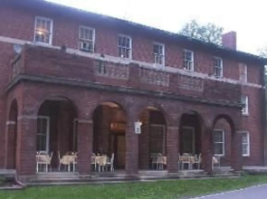 Elkhorn Inn & Theatre