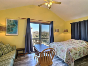 28 Beach Lookout Studio Bedroom Condo by RedAwning