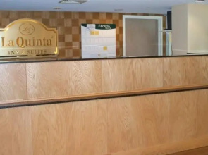 La Quinta Inn & Suites By Wyndham Sarasota Downtown