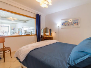 Magnificent Sunny Seafront Apart Sliema