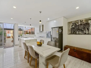 Luxurious New House Hidden Near Central CBD