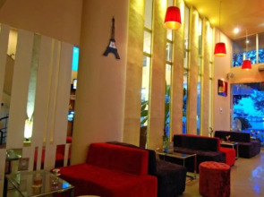 Bamboo Green Riverside Hotel