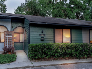 Peaceful modern and close to everything