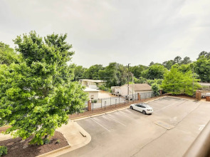 Fayetteville Vacation Rental Near UA Campus