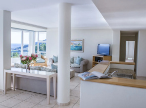 Bay Reflections Camps Bay Luxury Serviced Apartments