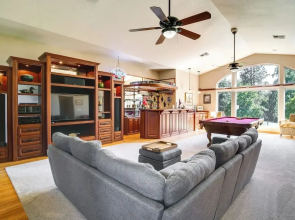 Lovely Riverfront Grants Pass Home: Pool & Hot Tub