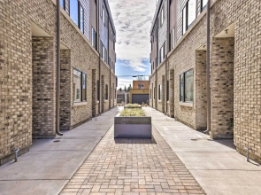 Boise Townhome w/ Rooftop Deck, 2 Mi to Downtown!