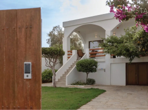 Nami Villa Beach Front Airport by Airstay