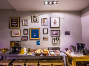 Don Moustache Hostel