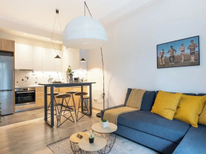 The Beatles 2-BR Apartment in Athens