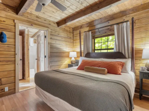 Little Sparrow by Avantstaydowntown Pigeon Forge Cabin