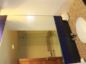 Sunshine Hotel And Residences