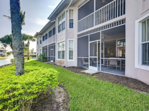 9 Mi to Beach: Naples Golf Getaway w/ Pool Access!