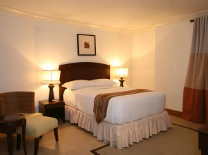 Crown Regency Suites & Residences - Mactan