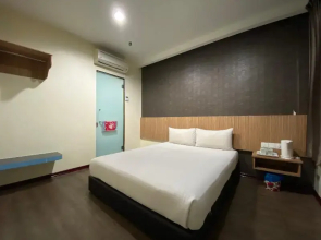 7 Days Express Hotel