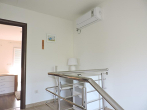 Holiday house Pet - 20m from the sea: Barbat, Island Rab