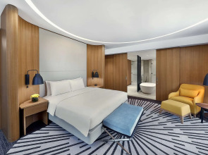 Отель Double Tree by Hilton Dubai Business Bay