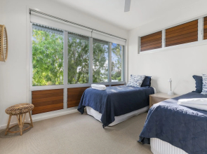 Sunshine Beach, Self Contained Unit, Beach Views - Unit 2 Elouera, 44 Elanda Street