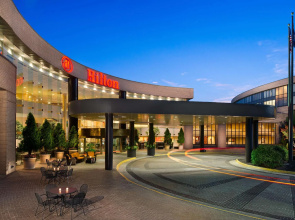 DoubleTree by Hilton Washington Dulles Airport Hotel