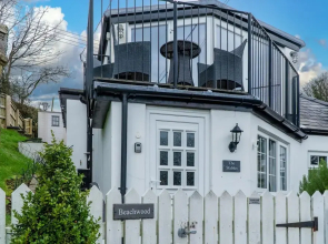 Beachwood - 2 Bedroom Cottage - Penally