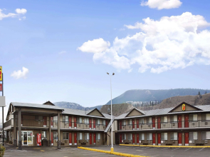 Super 8 by Wyndham Kamloops East