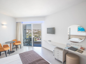 Vassos Nissi Plage Hotel & Spa