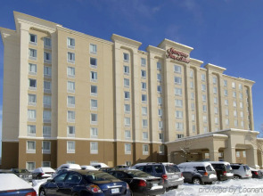 Hampton Inn & Suites by Hilton Toronto Airport