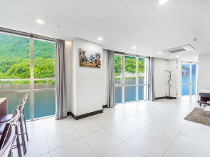 YJ Hotel