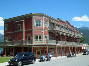 Kaslo Hotel